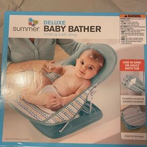 New in box Deluxe baby bather . Discount shipping.